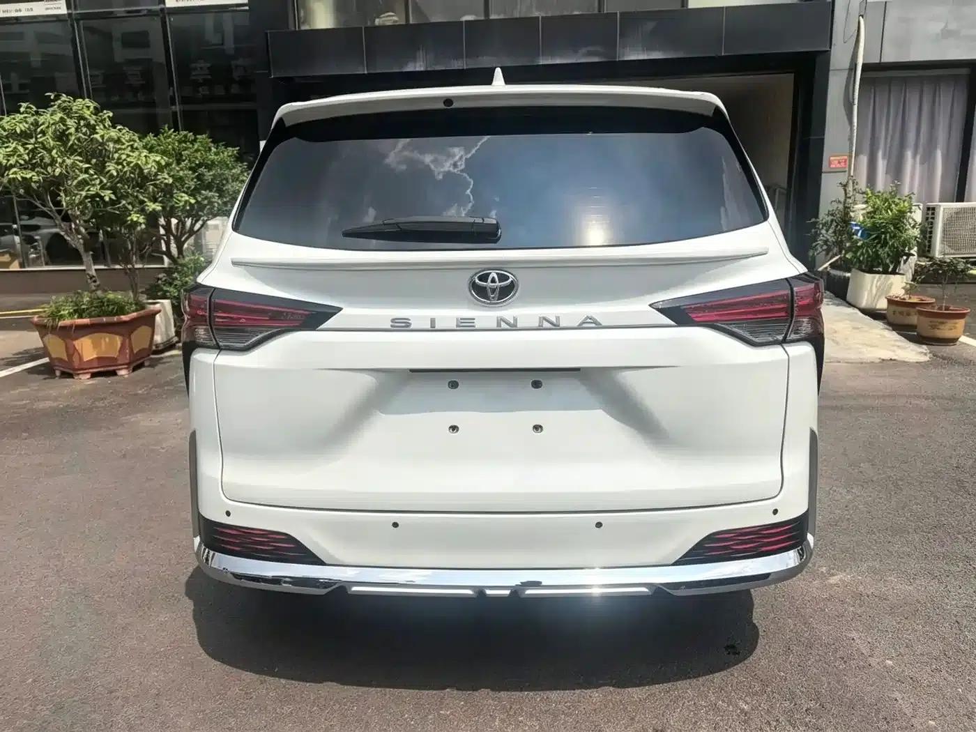 2024 Sienna 2.5L Hybrid Comfort Edition — миниатюра 6