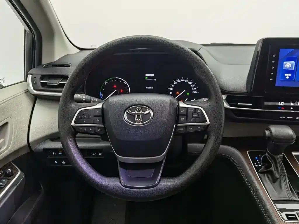 2023 Sienna 2.5L Hybrid Comfort Edition — миниатюра 11
