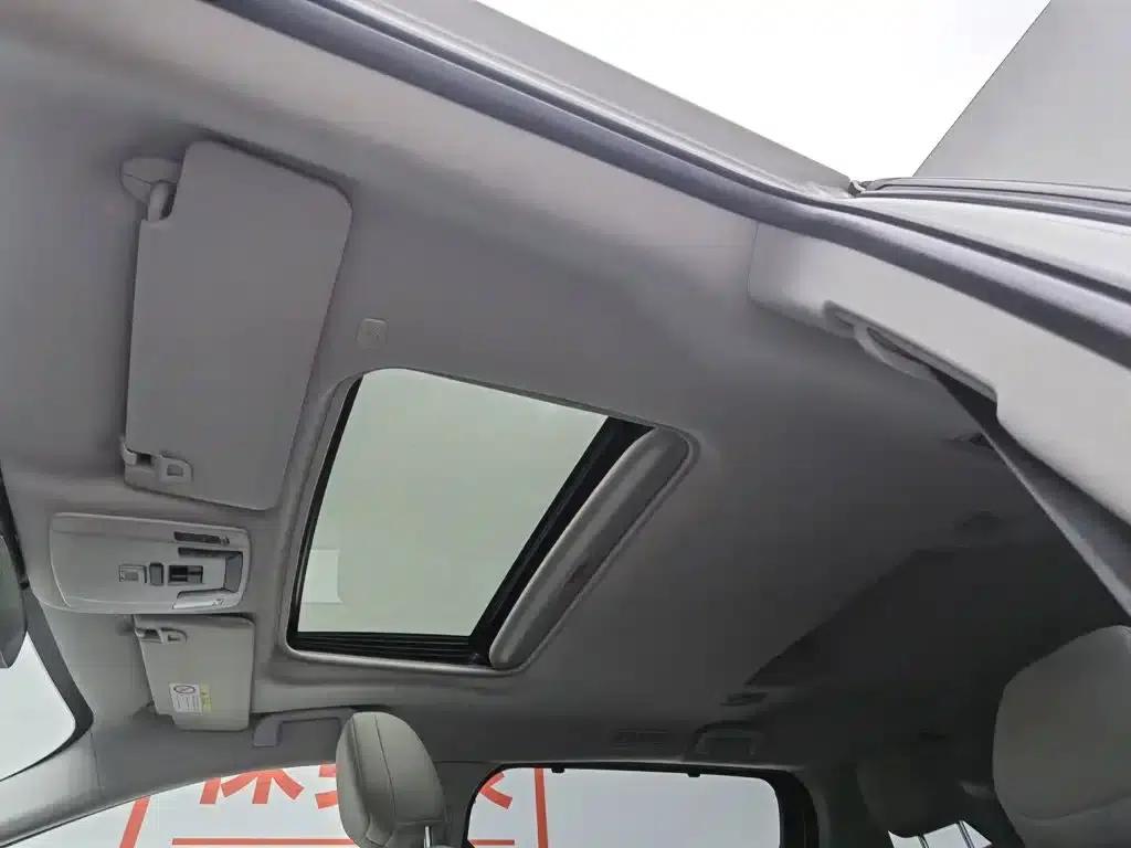 2023 Sienna 2.5L Hybrid Comfort Edition — миниатюра 14