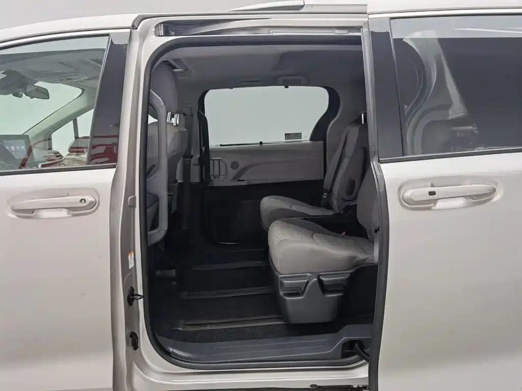 2023 Sienna 2.5L Hybrid Comfort Edition — миниатюра 15