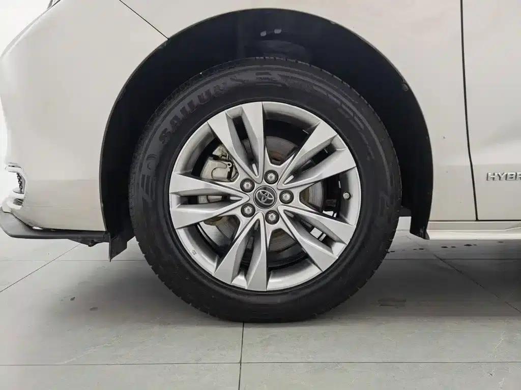 2023 Sienna 2.5L Hybrid Comfort Edition — миниатюра 17