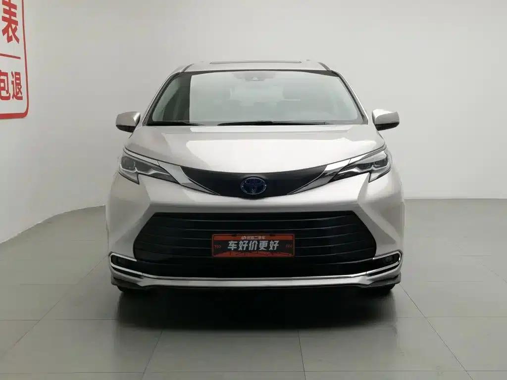 2023 Sienna 2.5L Hybrid Comfort Edition — миниатюра 3
