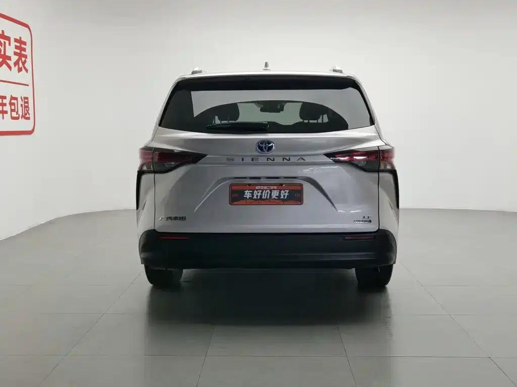 2023 Sienna 2.5L Hybrid Comfort Edition — миниатюра 4