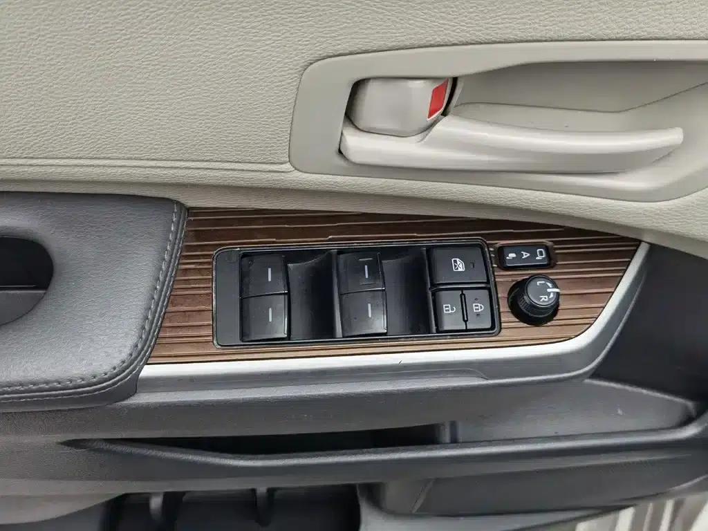 2023 Sienna 2.5L Hybrid Comfort Edition — миниатюра 9