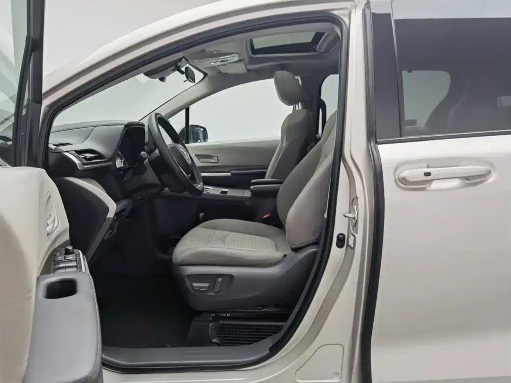2023 Sienna 2.5L Hybrid Comfort Edition — миниатюра 10