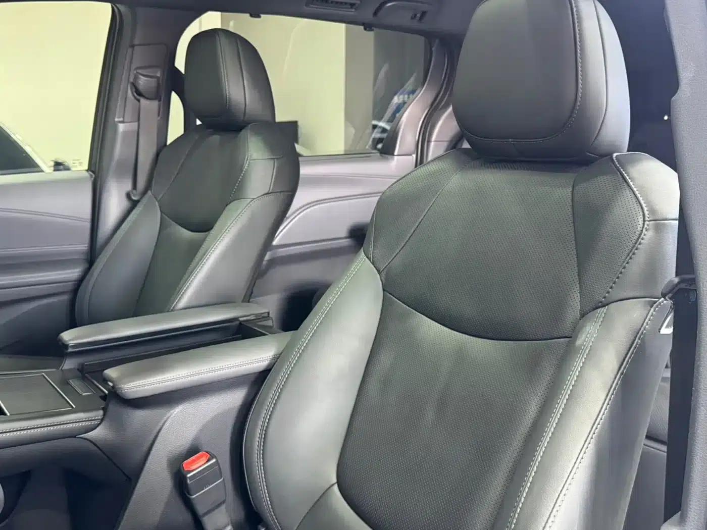 2024 Sienna 2.5L Hybrid AWD Premium Edition — миниатюра 12