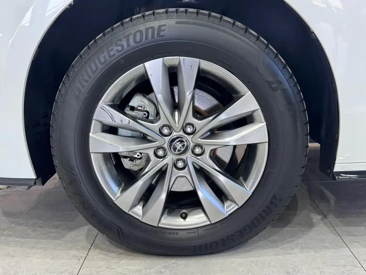2024 Sienna 2.5L Hybrid AWD Premium Edition — миниатюра 15