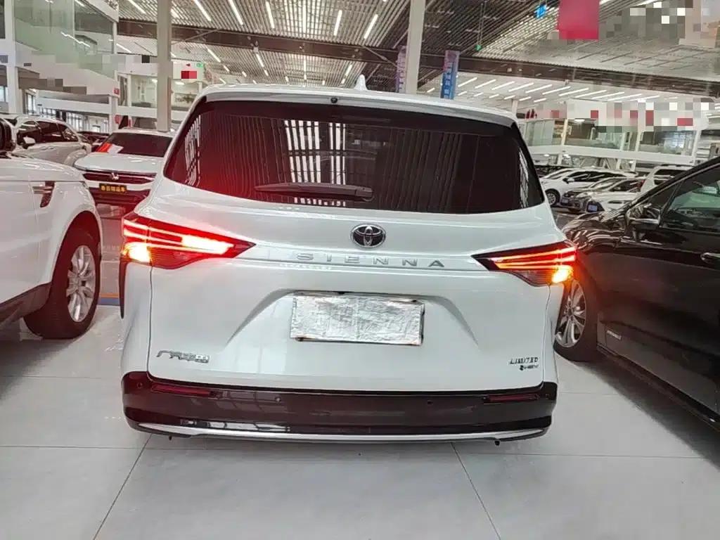 2024 Sienna 2.5L Hybrid Premium Edition — миниатюра 6