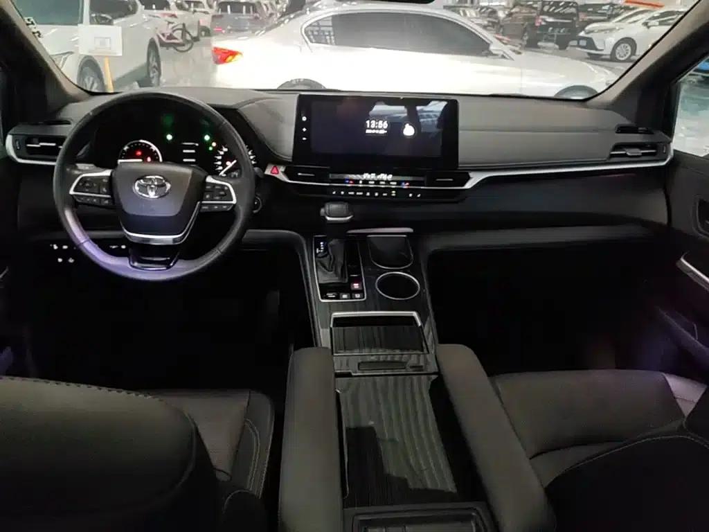 2024 Sienna 2.5L Hybrid Premium Edition — миниатюра 10