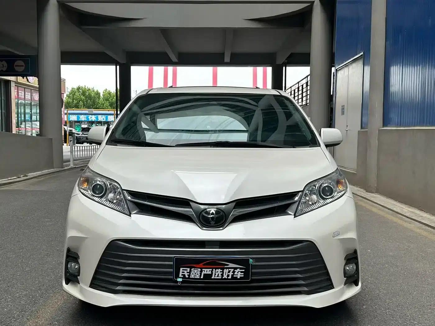 2015 SIENNA 3.5L AWD — миниатюра 2