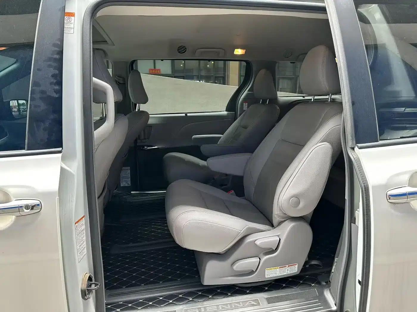 2015 SIENNA 3.5L AWD — миниатюра 7