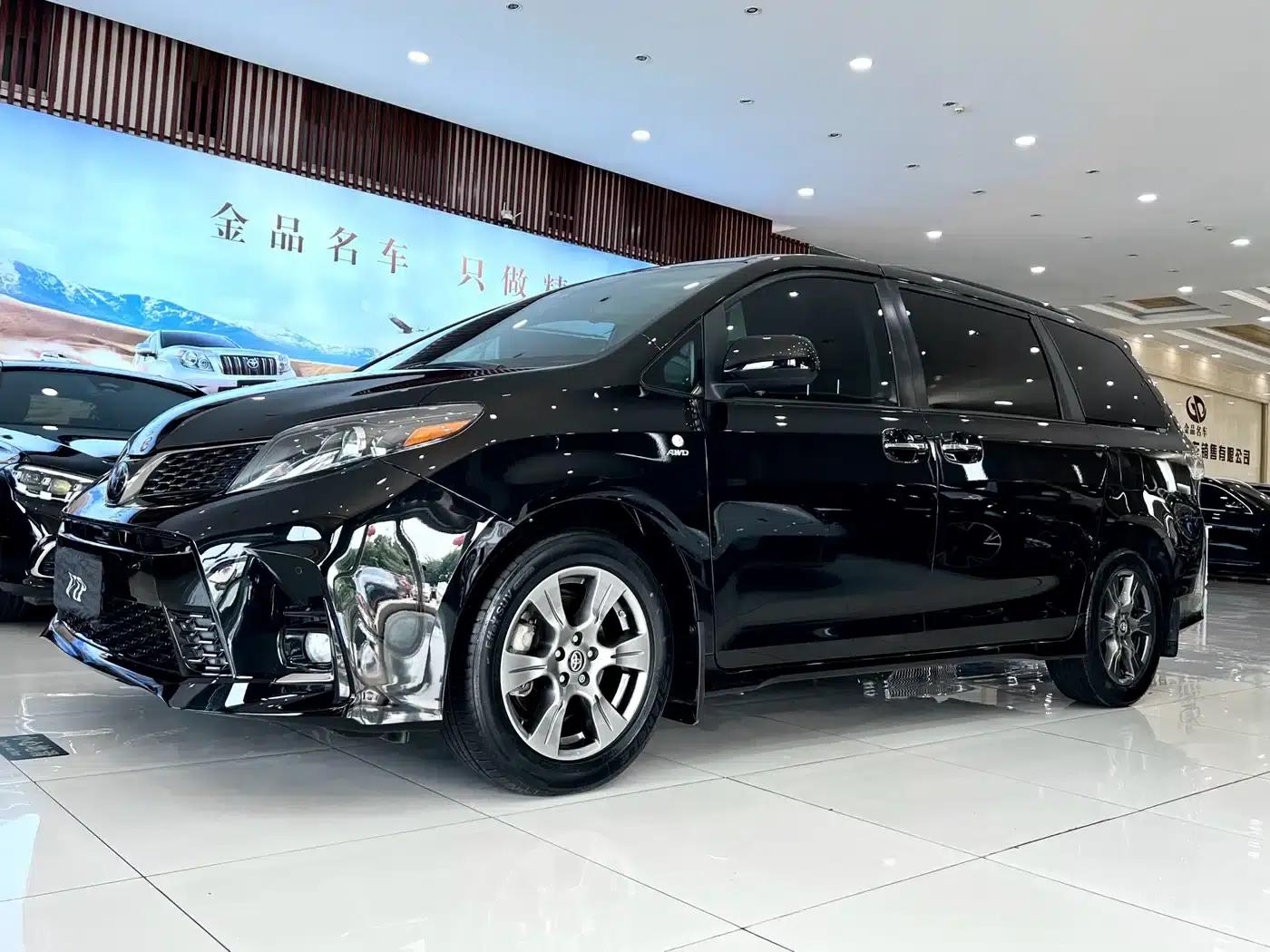 2019 SIENNA 3.5L Canadian Spec — миниатюра 2
