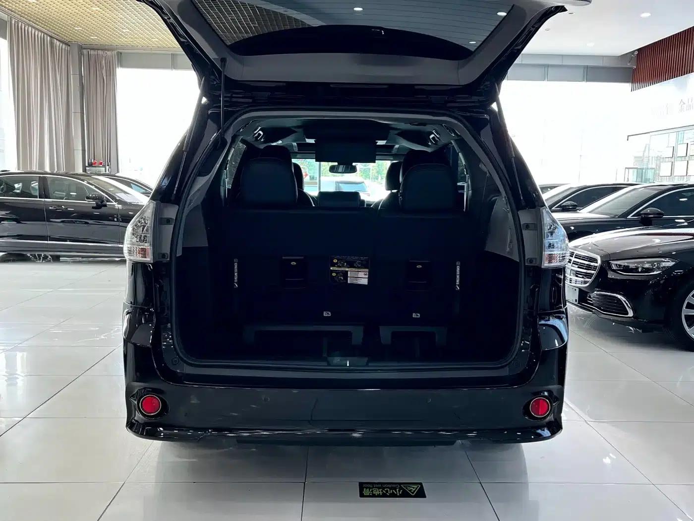 2019 SIENNA 3.5L Canadian Spec — миниатюра 23