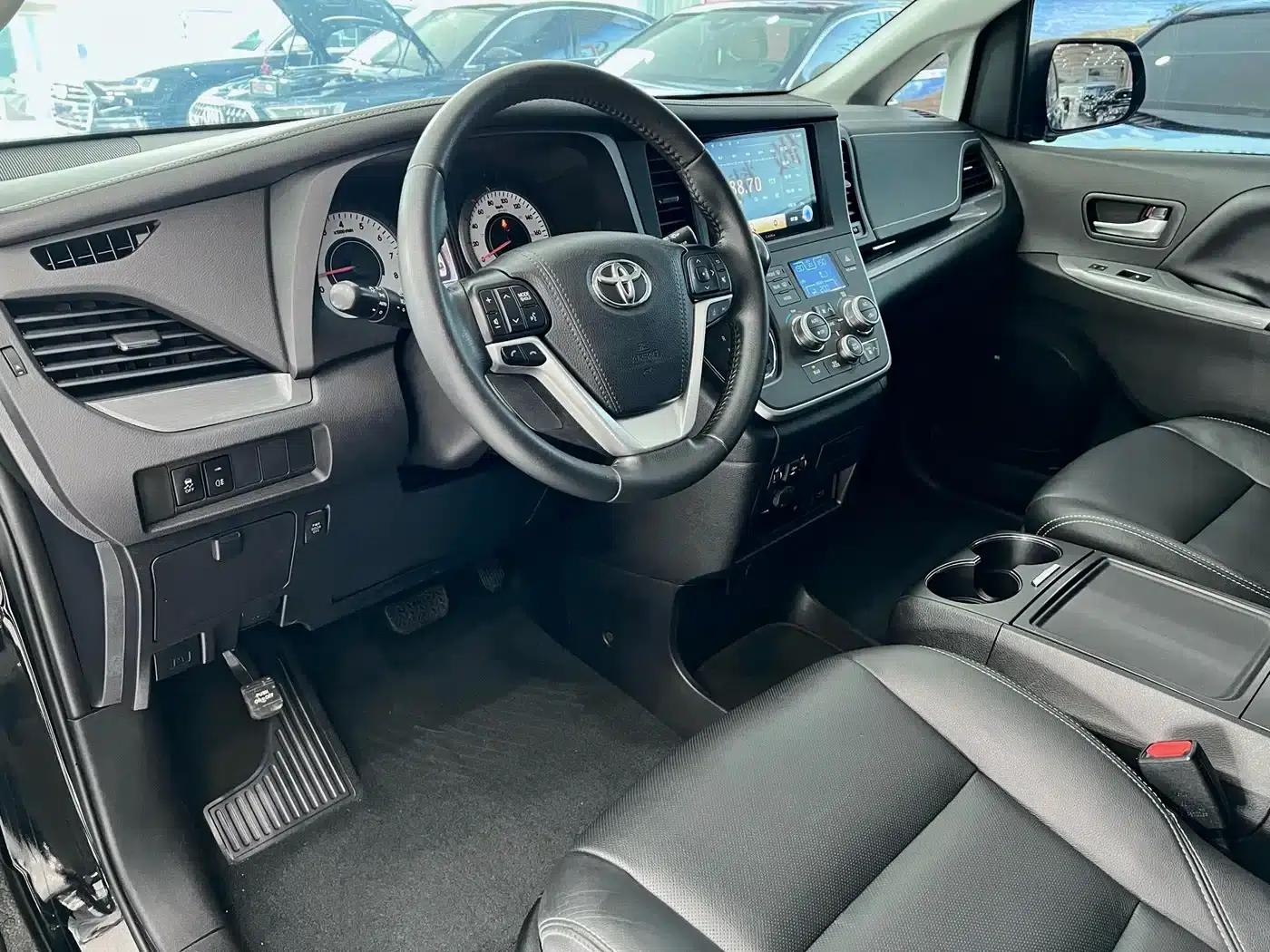 2019 SIENNA 3.5L Canadian Spec — миниатюра 7