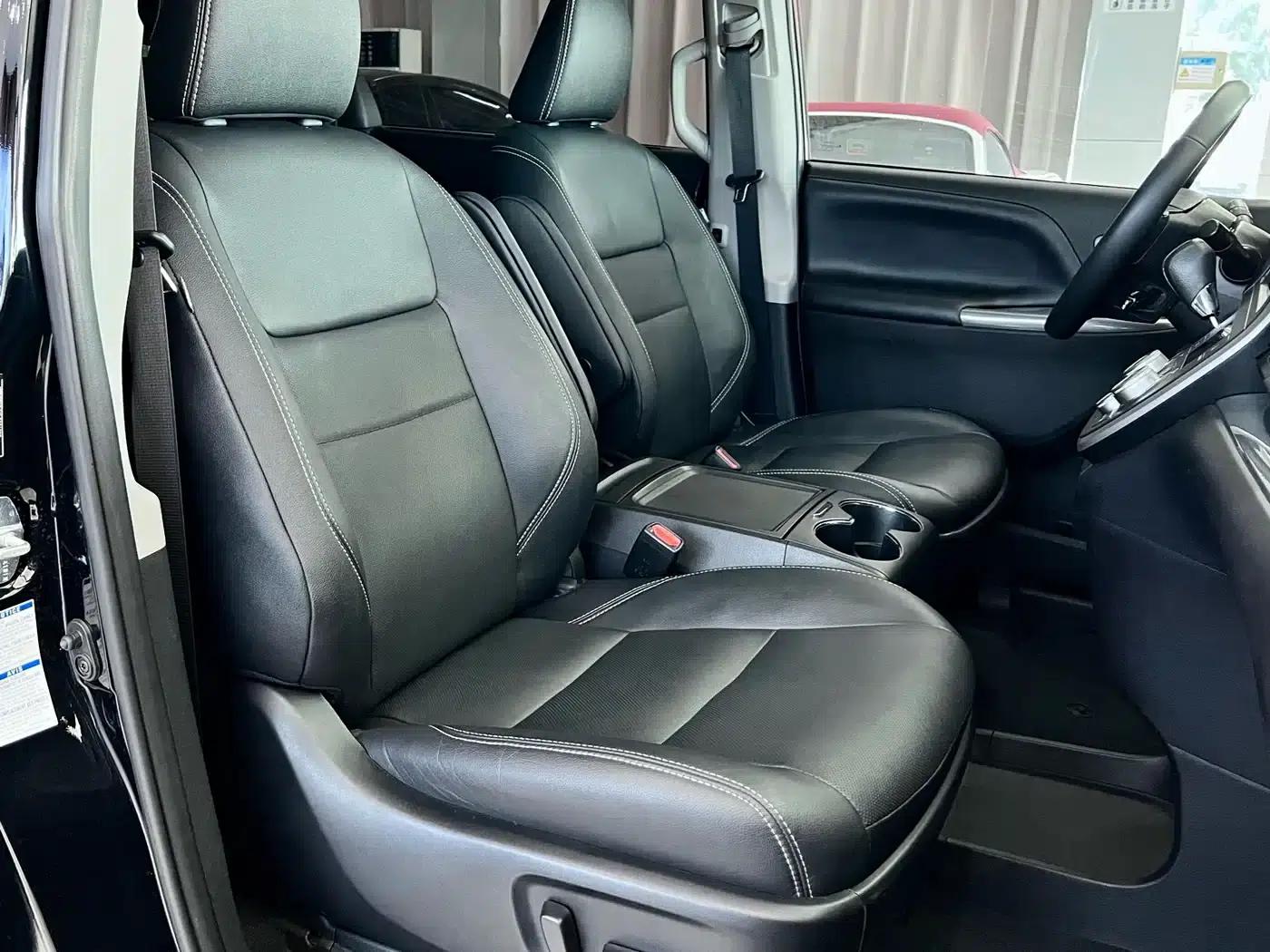 2019 SIENNA 3.5L Canadian Spec — миниатюра 8