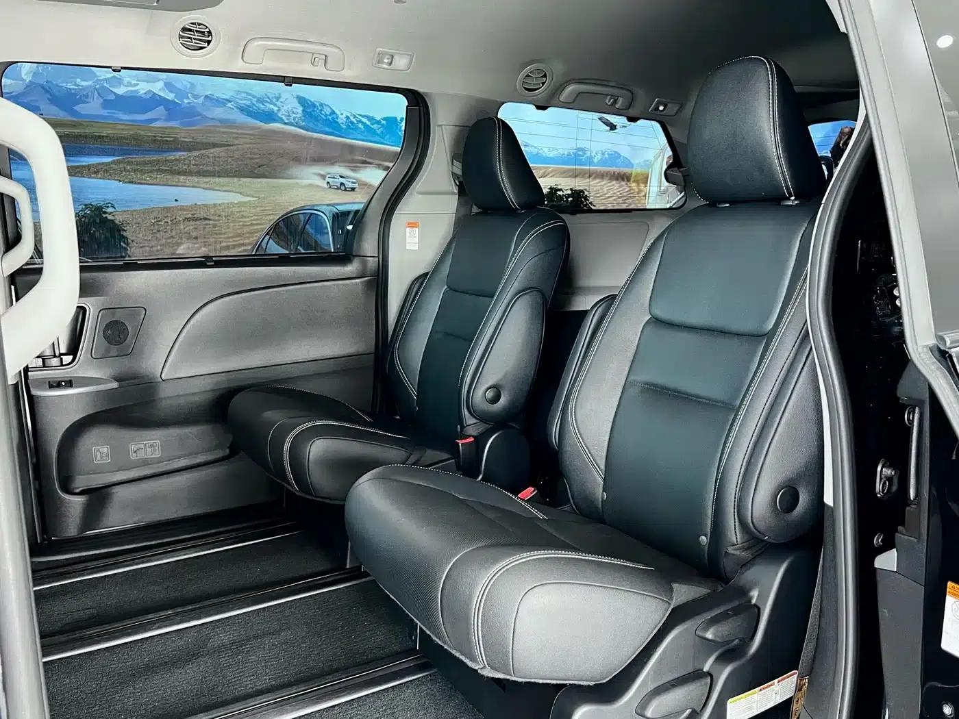 2019 SIENNA 3.5L Canadian Spec — миниатюра 10