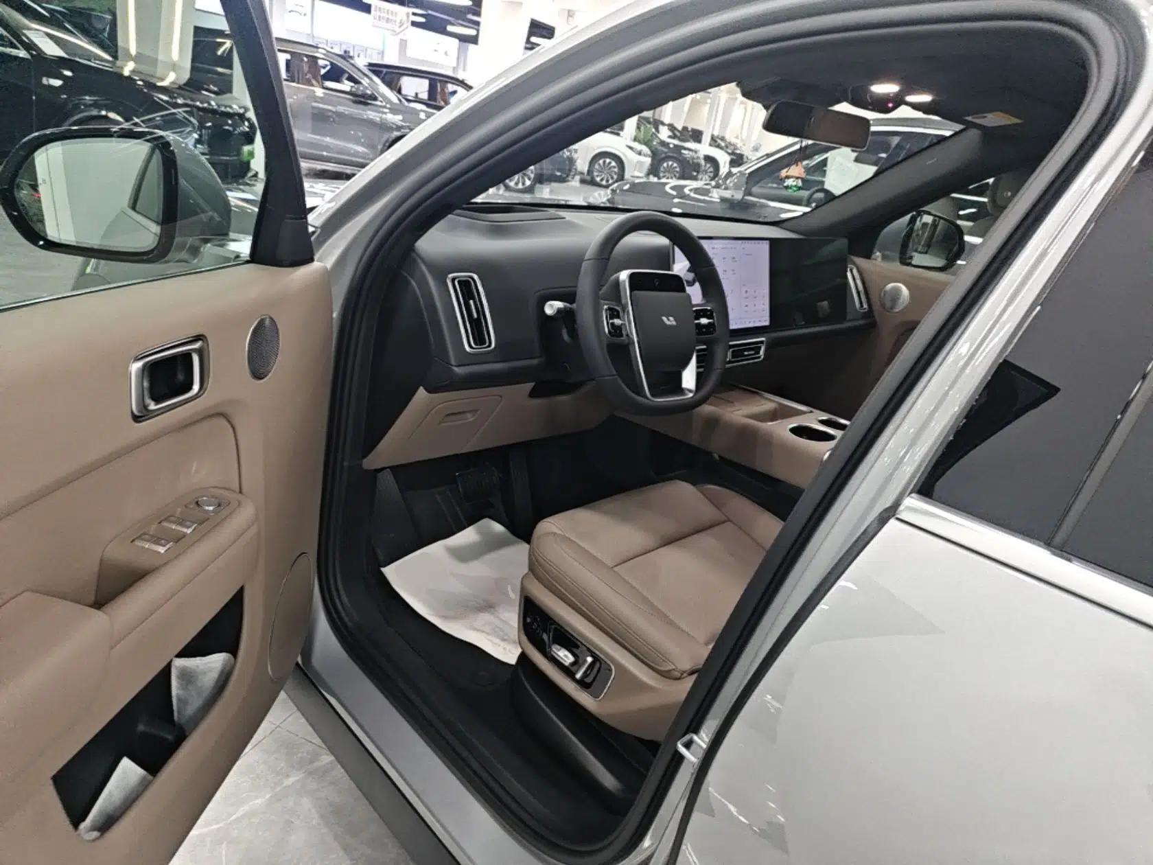 Li Auto L7 2025 Max Smart Refresh Edition — миниатюра 18