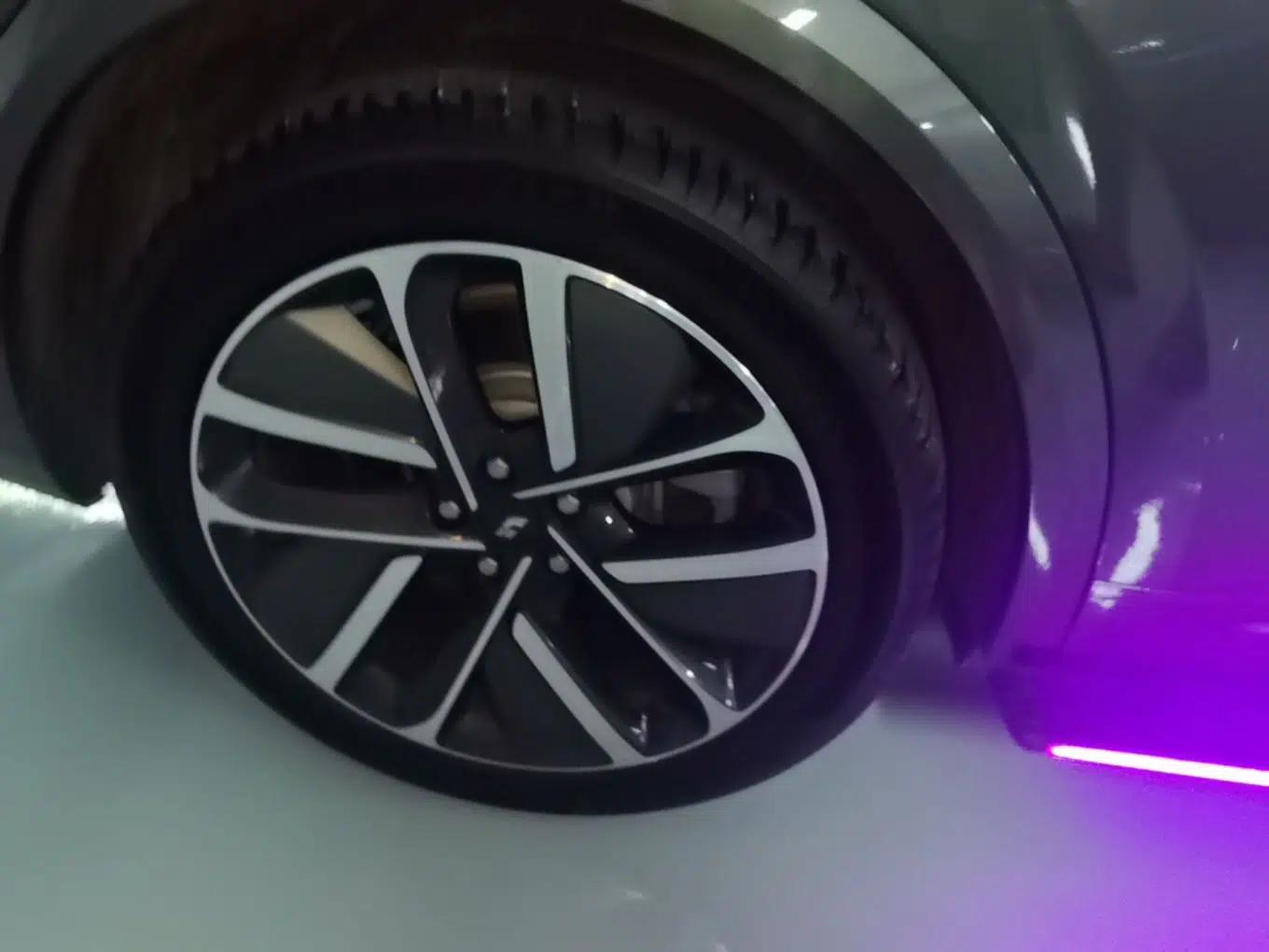 Li Auto L8 2024 Max — миниатюра 11