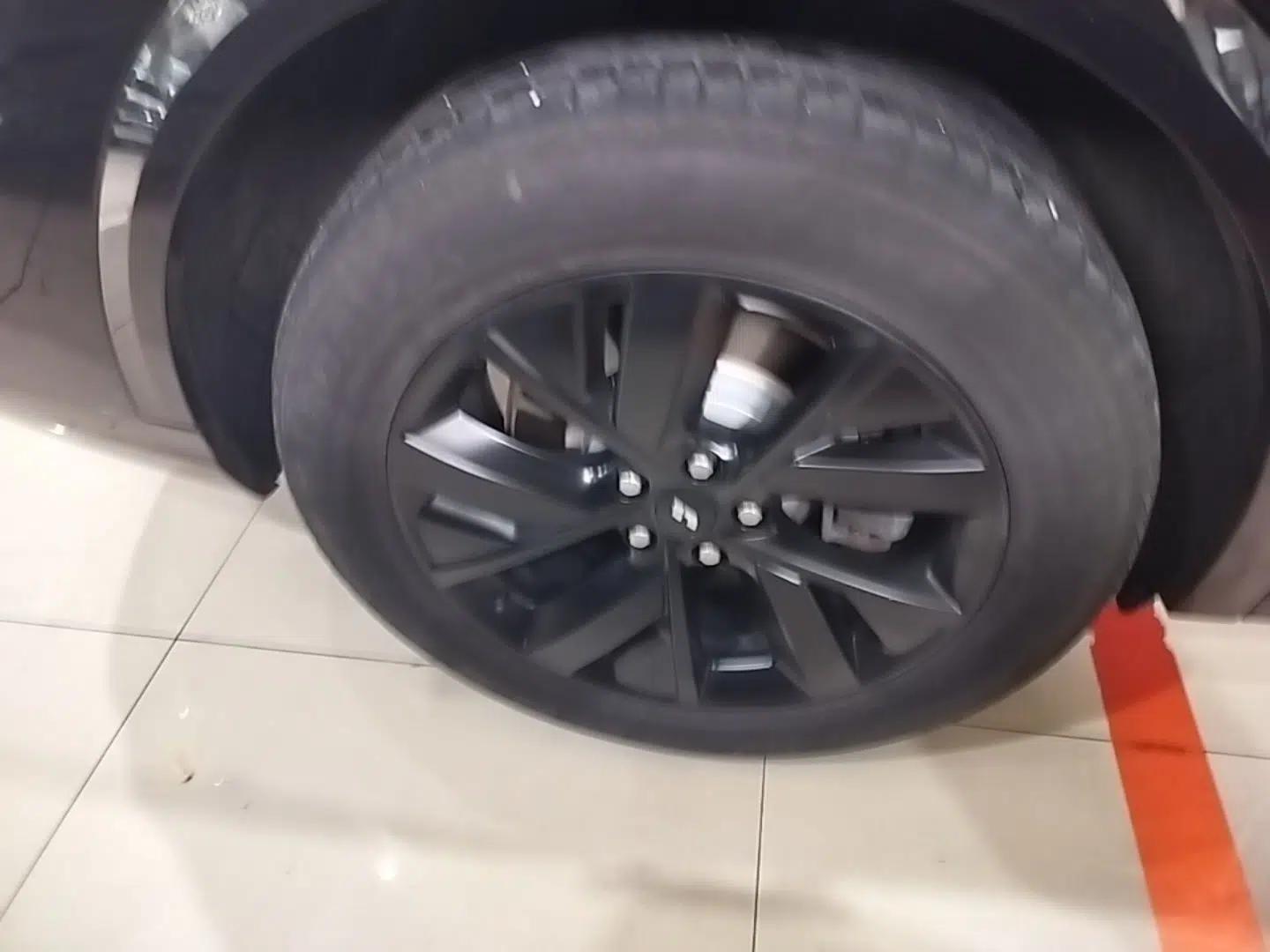 Li Auto L8 2023 Pro Model — миниатюра 11