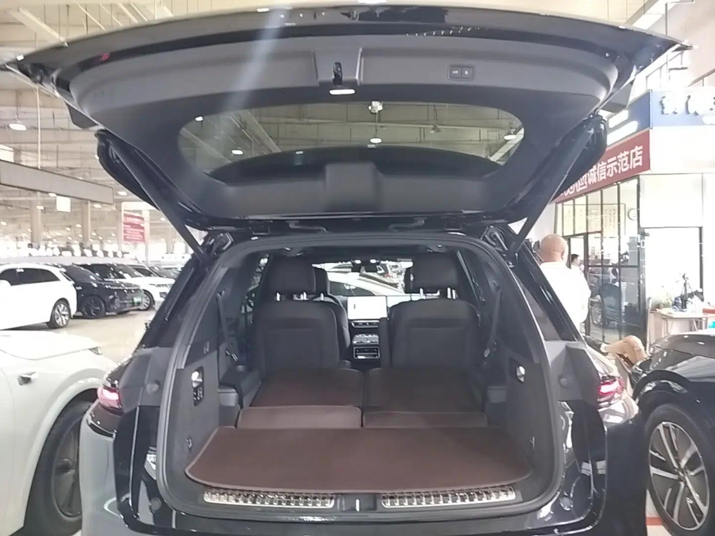 Li Auto L8 2023 Pro Model — миниатюра 22