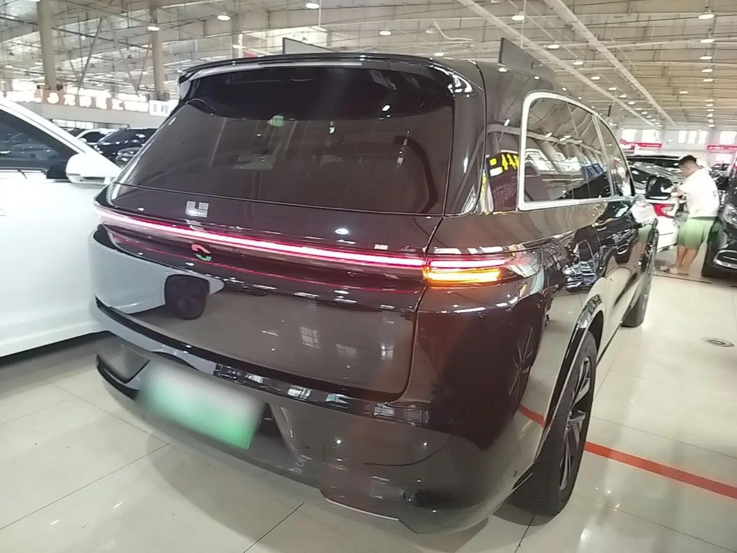 Li Auto L8 2023 Pro Model — миниатюра 6