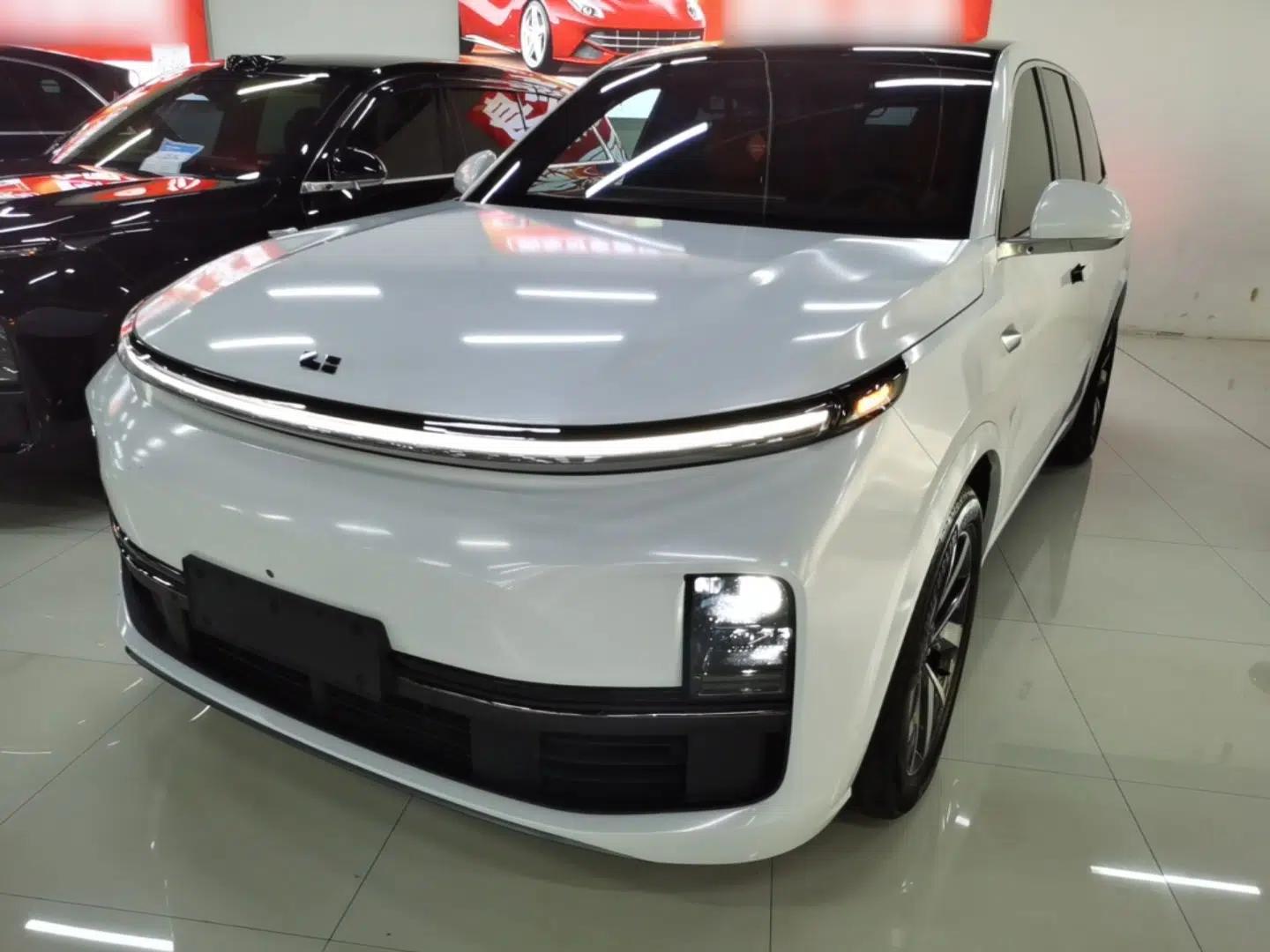 Li Auto L8 2023 Pro Model — миниатюра 1