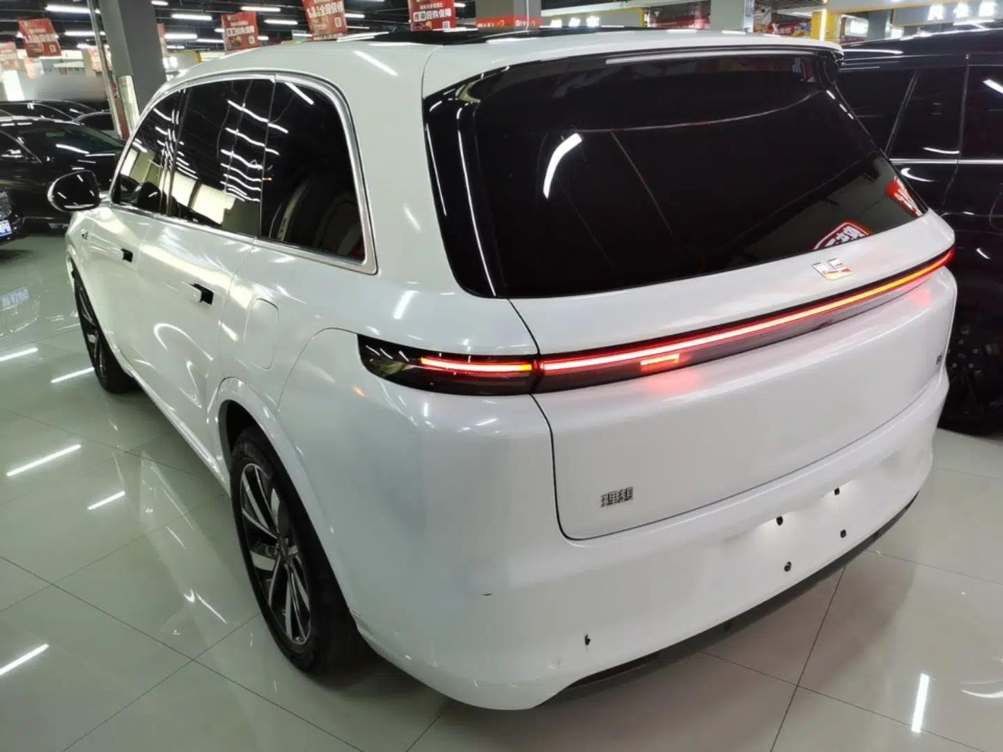 Li Auto L8 2023 Pro Model — миниатюра 4