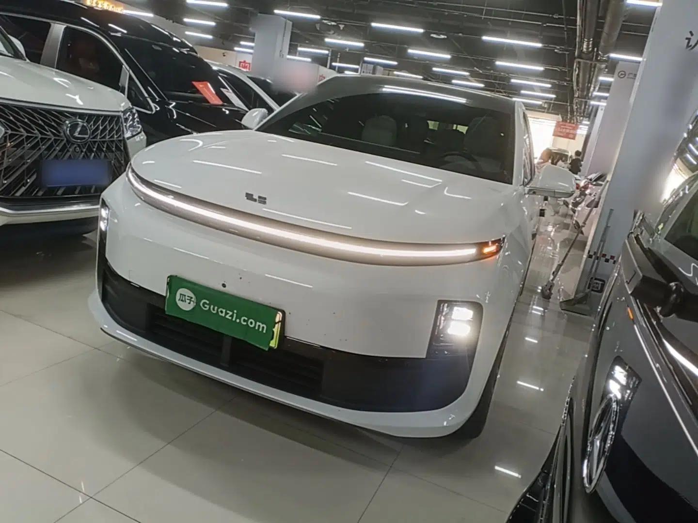 Li Auto L6 2024 Pro Model — миниатюра 1