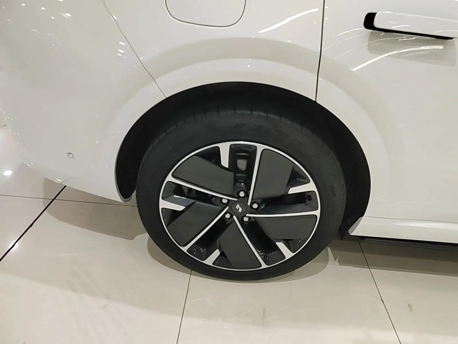 Li Auto L6 2025 Max Smart Refresh Edition — миниатюра 11