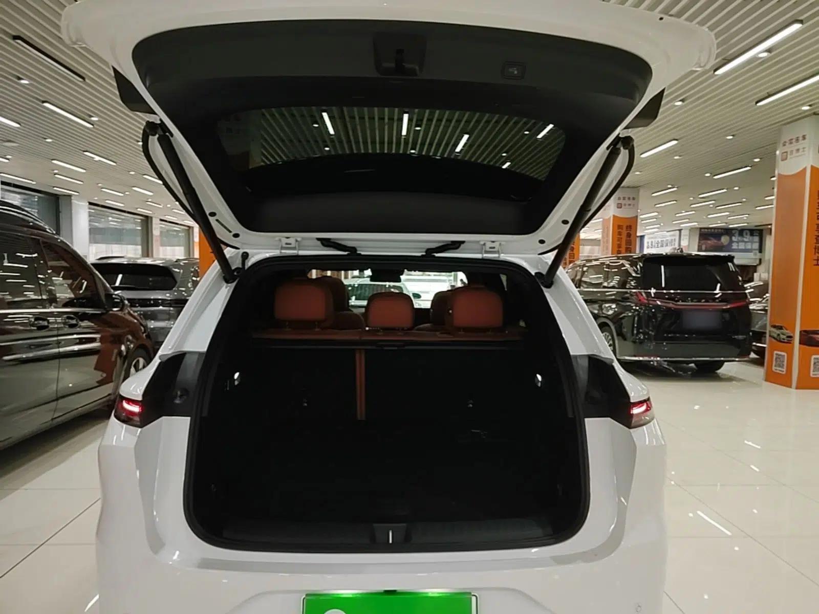 Li Auto L6 2025 Max Smart Refresh Edition — миниатюра 22