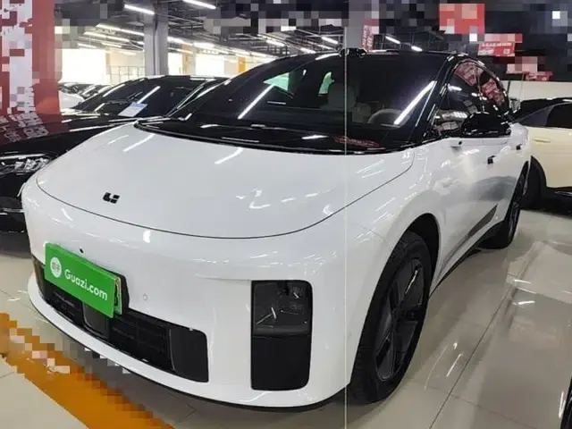 Li Auto i6 2025 Model Two-Wheel-Drive Standard Type