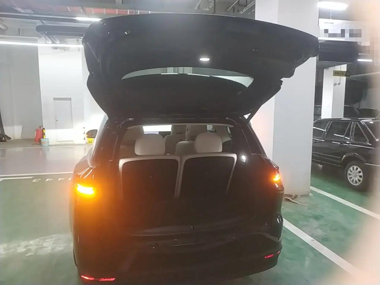 Li Auto i8 2025 Model Standard Version — миниатюра 22