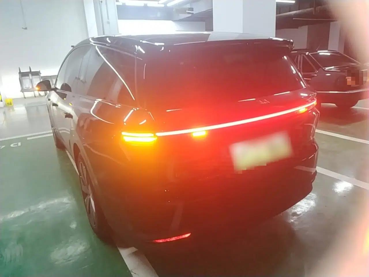 Li Auto i8 2025 Model Standard Version — миниатюра 4