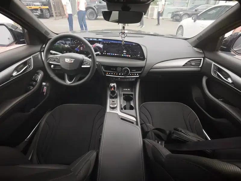 2025 Cadillac CT5 28T City Sport Edition — миниатюра 9