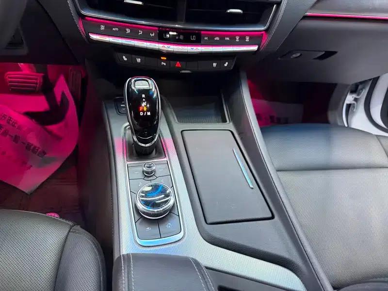 2022 Cadillac CT5 28T Luxury — миниатюра 11