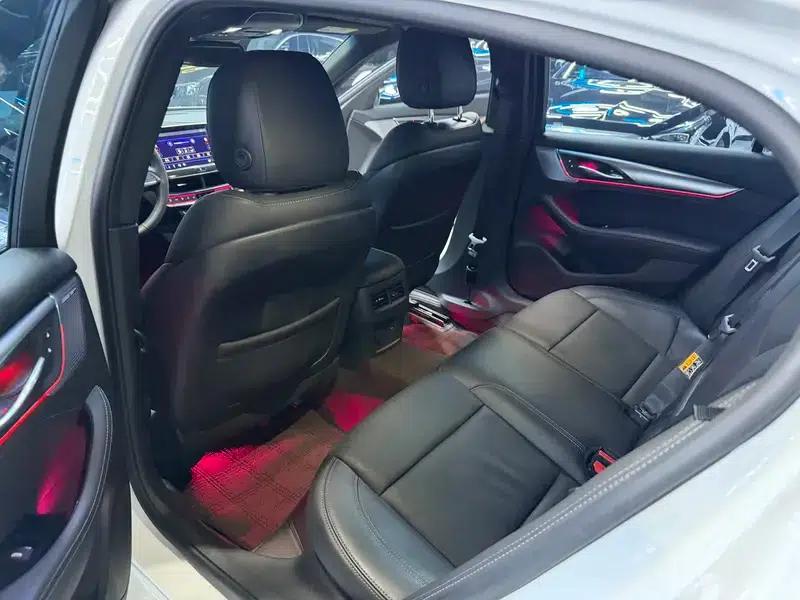 2022 Cadillac CT5 28T Luxury — миниатюра 14