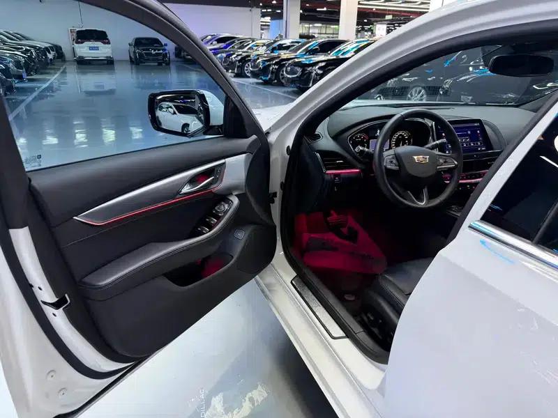 2022 Cadillac CT5 28T Luxury — миниатюра 15