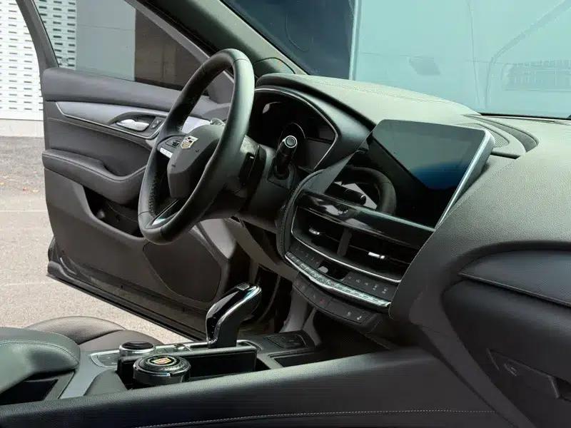 2022 Cadillac CT5 28T Luxury — миниатюра 10