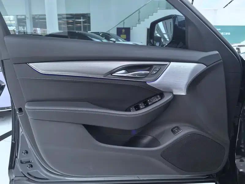 2022 Cadillac CT5 28T Luxury Standard Edition — миниатюра 13