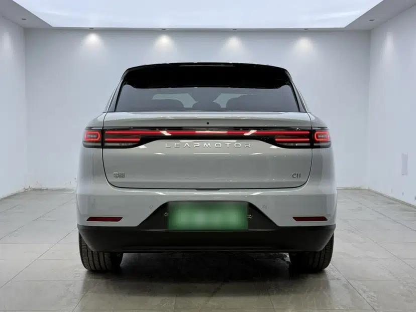 Leapmotor C11 2026 All-Electric 640 LiDAR Prestige Edition — миниатюра 4