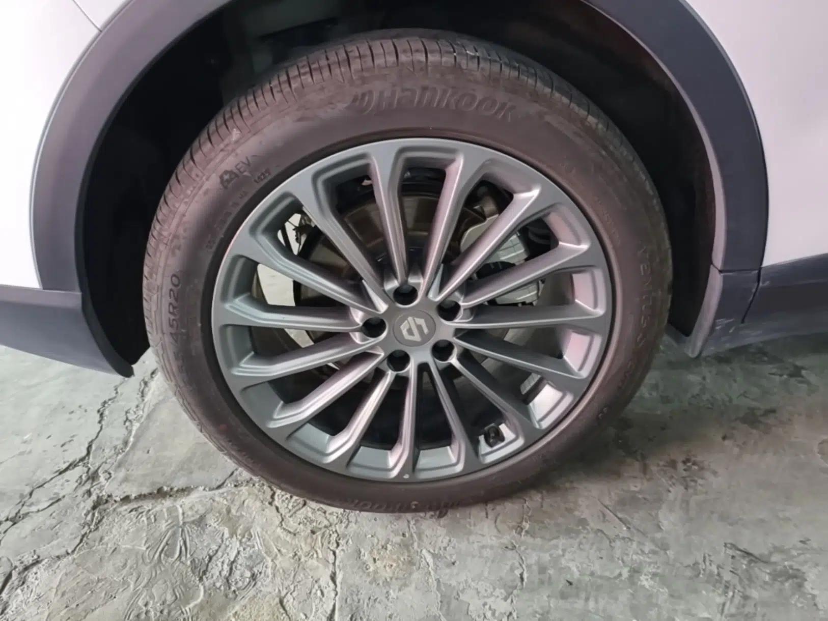 Leapmotor C11 2024 Range-Extended 300 Luxury Edition — миниатюра 11