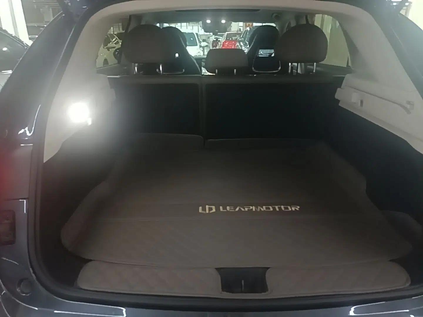 Leapmotor C11 2023 Pure Electric 500 Smart Edition — миниатюра 27
