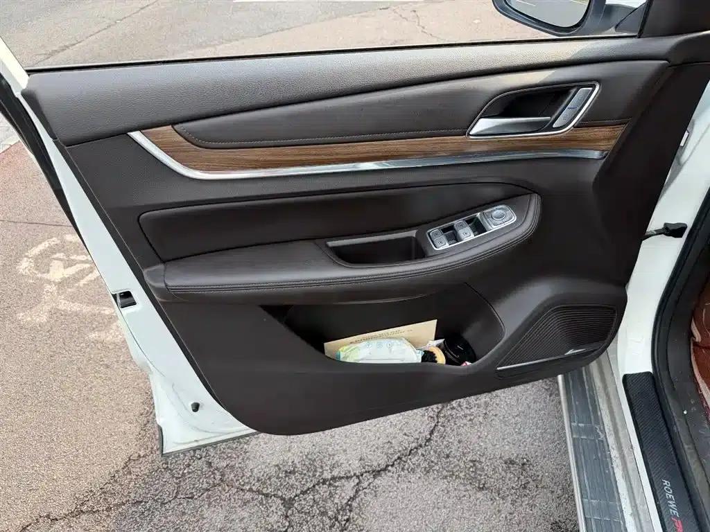 Roewe RX8 2019 30T Intelligent Connected 4WD Super Flagship Edition — миниатюра 6