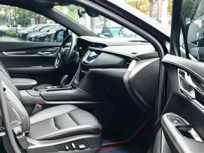 Cadillac XT5 2022 2.0T AWD Luxury — миниатюра 8