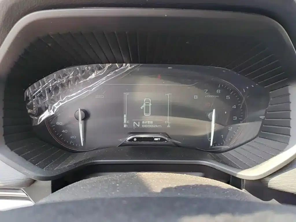 Wuling Jiachen 2022 1.5L Manual Comfort Edition — миниатюра 12