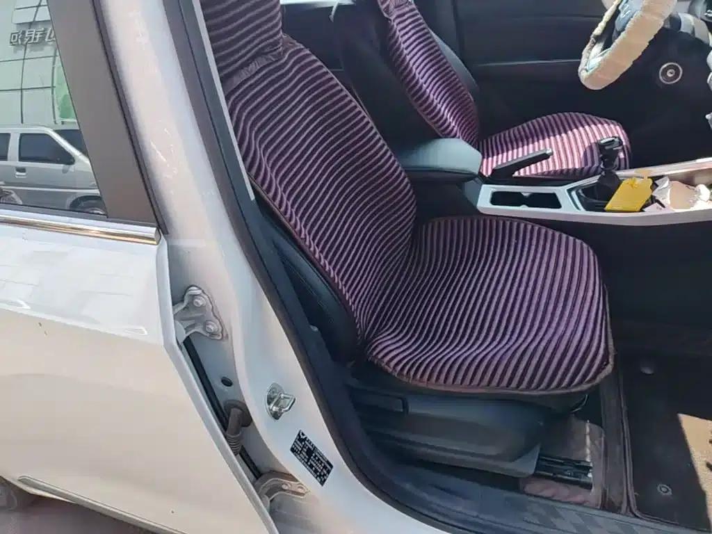 Wuling Jiachen 2022 1.5L Manual Comfort Edition — миниатюра 25