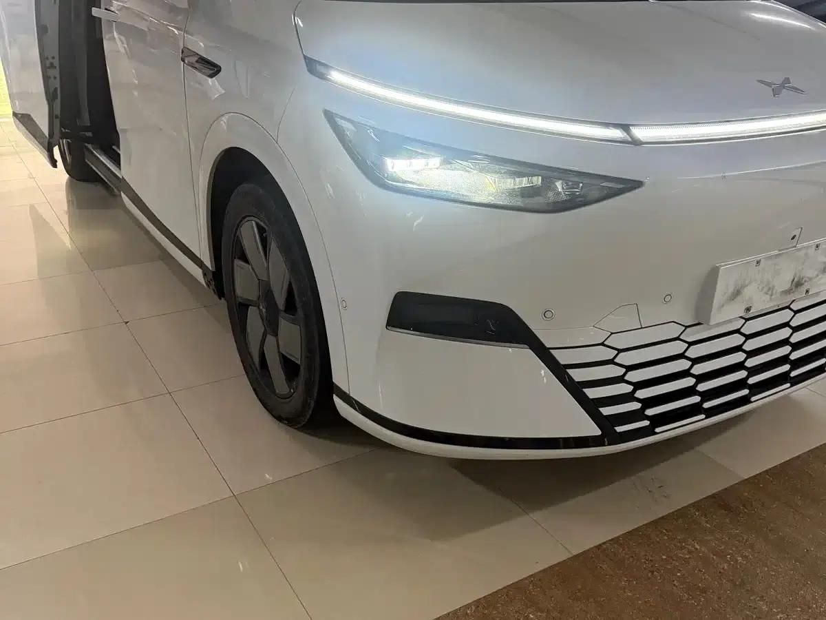 XPeng X9 2024 Model: 702kWh Ultra-Long Range (Max) — миниатюра 3