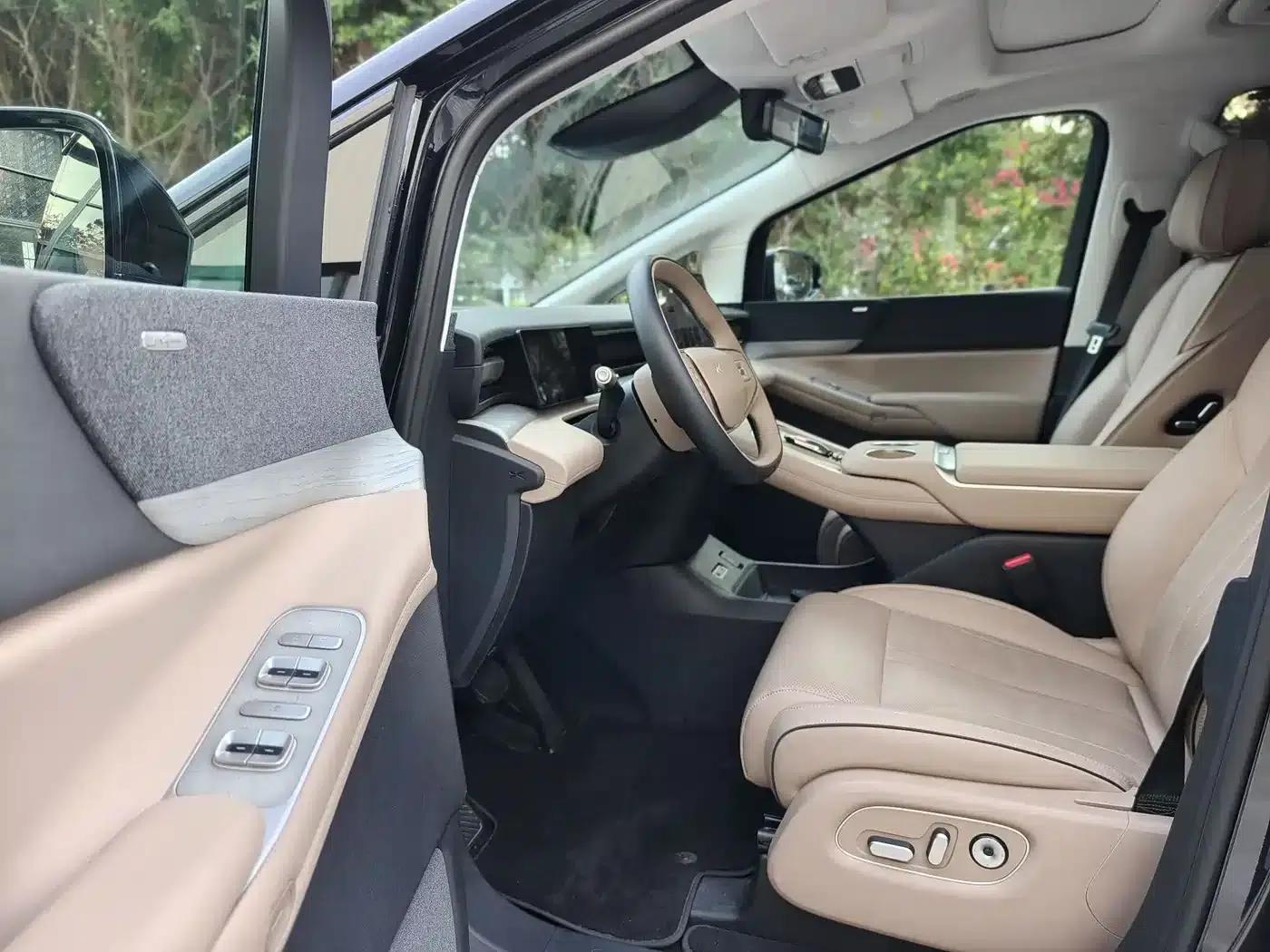 XPeng X9 2025 Pure Electric Model with a Maximum Range of 740km — миниатюра 4