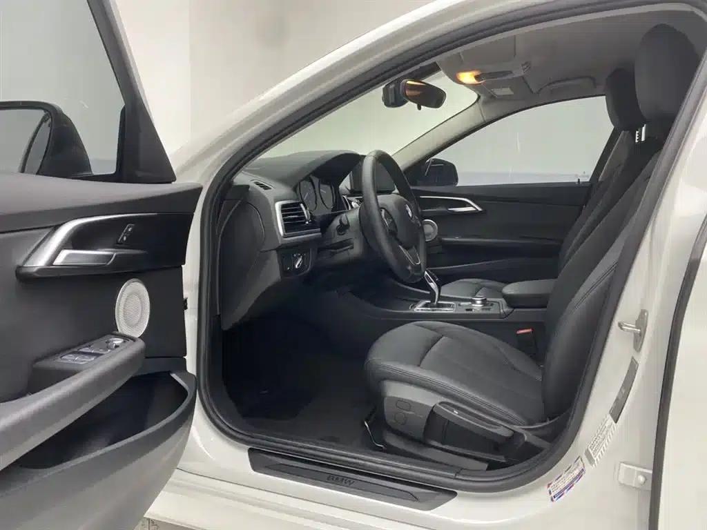 2020 BMW 1 Series 120i M Sport Package — миниатюра 20