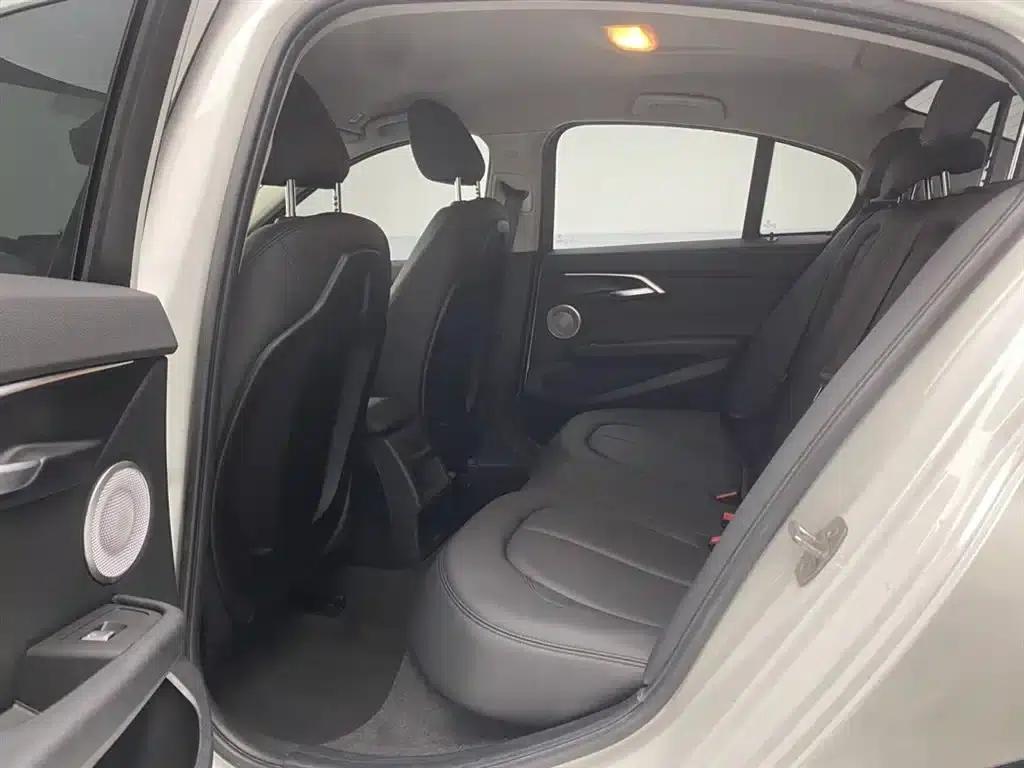 2020 BMW 1 Series 120i M Sport Package — миниатюра 22